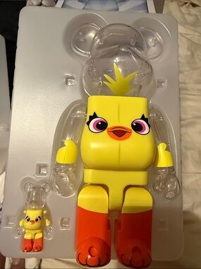 Authentic-Toy Story 4 Ducky 100% and 400% Medicom Toy Disney Pixar